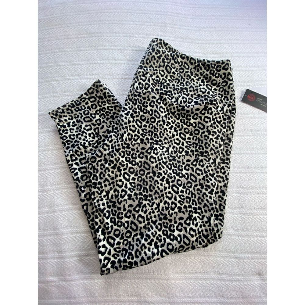 KHAKIS & CO WOMEN’S 3X Plus Suave Leopard Leggings - Black Multi Print - Picture 4 of 9